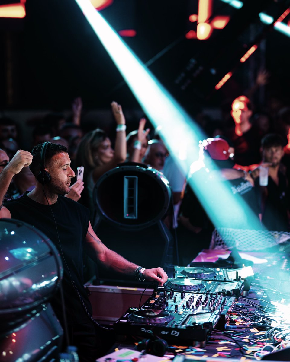 Listen and enjoy my “Feel It” Spotify playlist, updated every week for you! 🪐

Link: bit.ly/Fell_It_Spotif…
