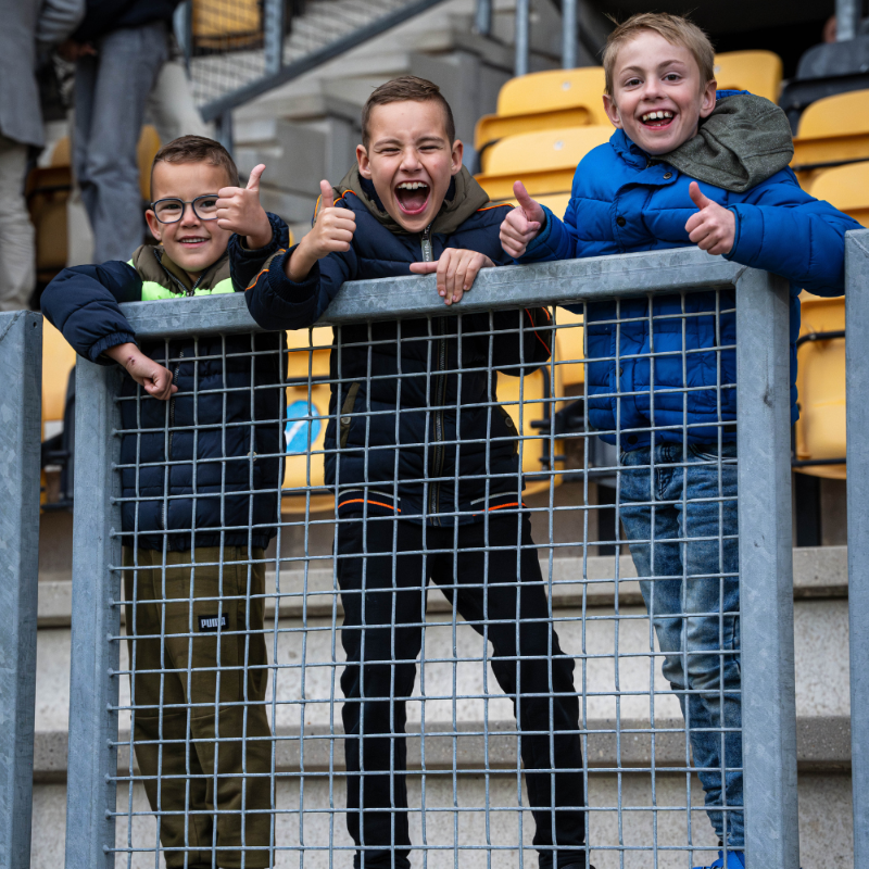 RodaJCKerkrade's tweet photo. Blije gezichten op ๐๐ข๐๐ฌ๐๐๐ฒ
#RodaJC #RODTEL https://t.co/HZ0DYQ2MKw
