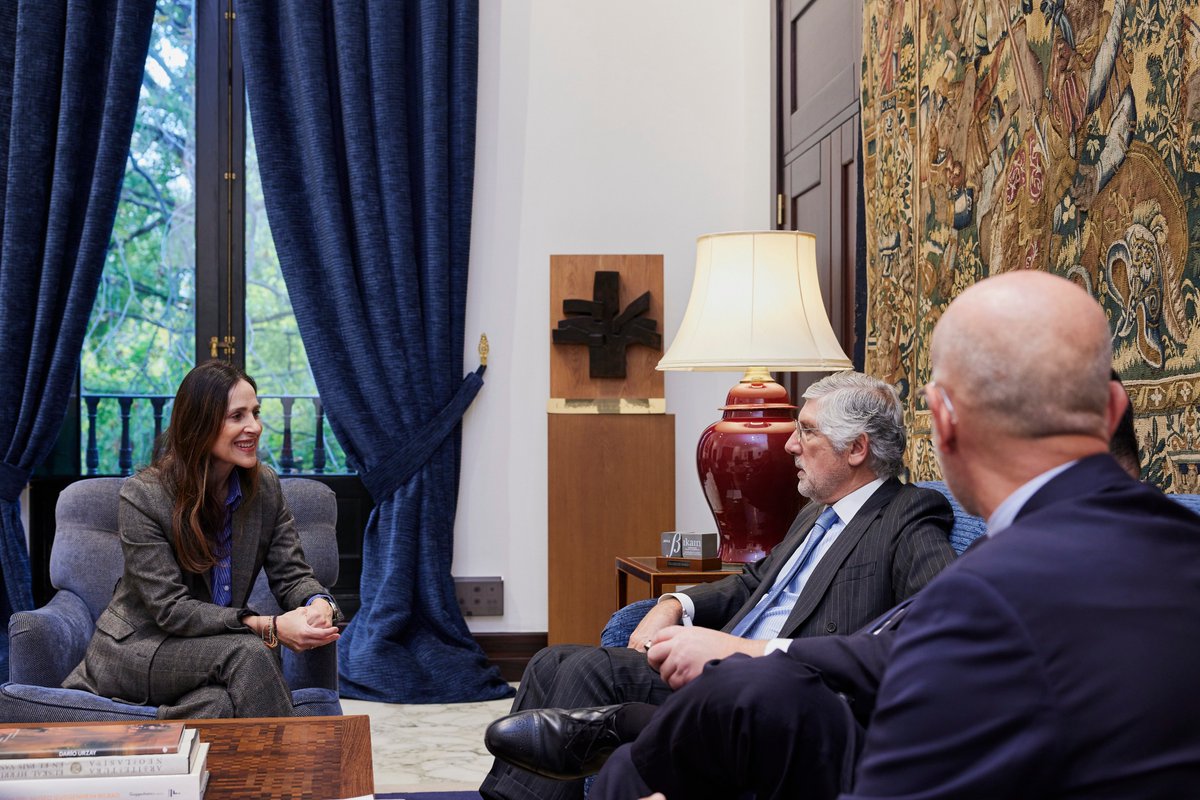 Eusko Legebiltzarra (@pvasco_euskol) on Twitter photo 🇵🇹Eusko Legebiltzarreko presidenteak harrera egin dio Portugalgo enbaxadoreari
➡️legebiltzarra.eus/portal/eu/web/…
🇵🇹La presidenta del <a href="/PVasco_EuskoL/">Eusko Legebiltzarra</a> recibe al embajador de Portugal, João Mira-Gomes <a href="/EmbPortEsp/">Embajada de Portugal en España</a>
➡️legebiltzarra.eus/portal/es/web/… 🇵🇹Eusko Legebiltzarreko presidenteak harrera egin dio Portugalgo enbaxadoreari
➡️legebiltzarra.eus/portal/eu/web/…
🇵🇹La presidenta del <a href="/PVasco_EuskoL/">Eusko Legebiltzarra</a> recibe al embajador de Portugal, João Mira-Gomes <a href="/EmbPortEsp/">Embajada de Portugal en España</a>
➡️legebiltzarra.eus/portal/es/web/…