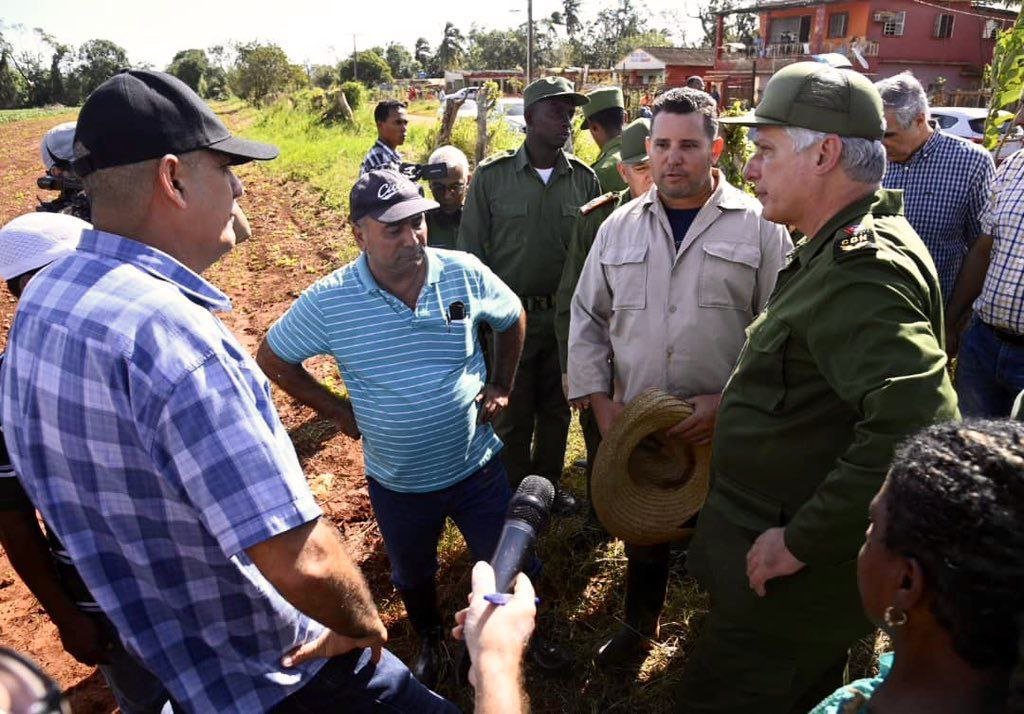 🇨🇺"Nuestra más firme columna, nuestra mejor tropa, la única tropa que es capaz de ganar sola la guerra: ¡Esa tropa es el pueblo! Más que el pueblo no puede ningún general; más que el pueblo no puede ningún ejército".

#FidelPorSiempre 8 enero 1959
