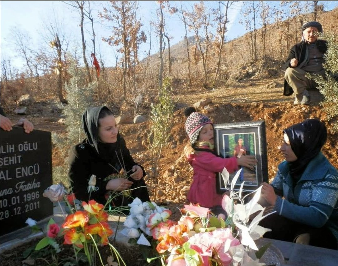 yannisvyaylali's tweet image. Küçüksündür ama taşıdığın yük senden çok büyüktür. Kürtlere bu acıyı yaşatanları asla affetmeyeceğiz. 

barisicinaktivite.net/roboski-katlia…

 #RoboskiyiUnutma #RoboskiKatliami14YilOldu