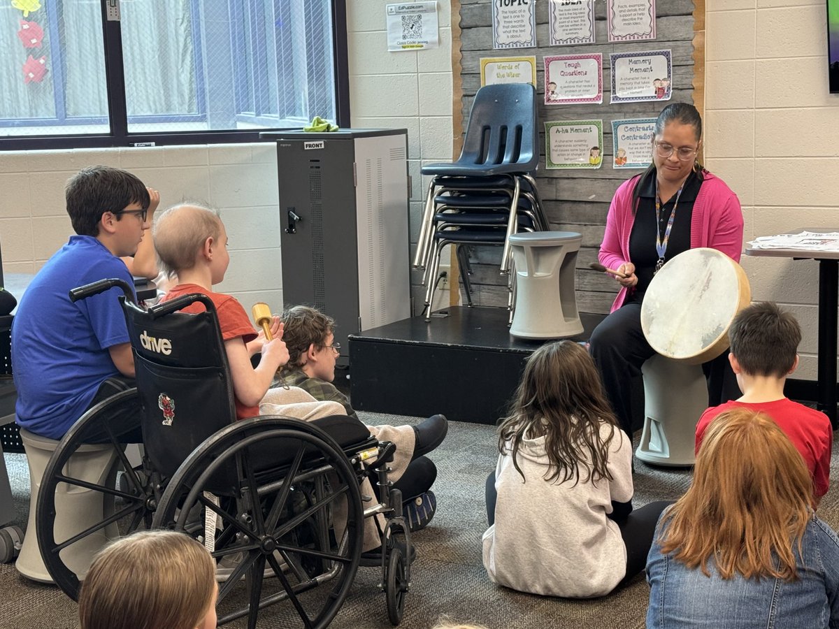 PCSD_GB's tweet photo. ⁦@PCSD_GB⁩ welcomed author and presenter Ashlee Olujic who stopped by to read and present to our 5th graders today. #RaiderStrong learning opportunity for our students on Native American awareness. https://t.co/izl8E8YwWI