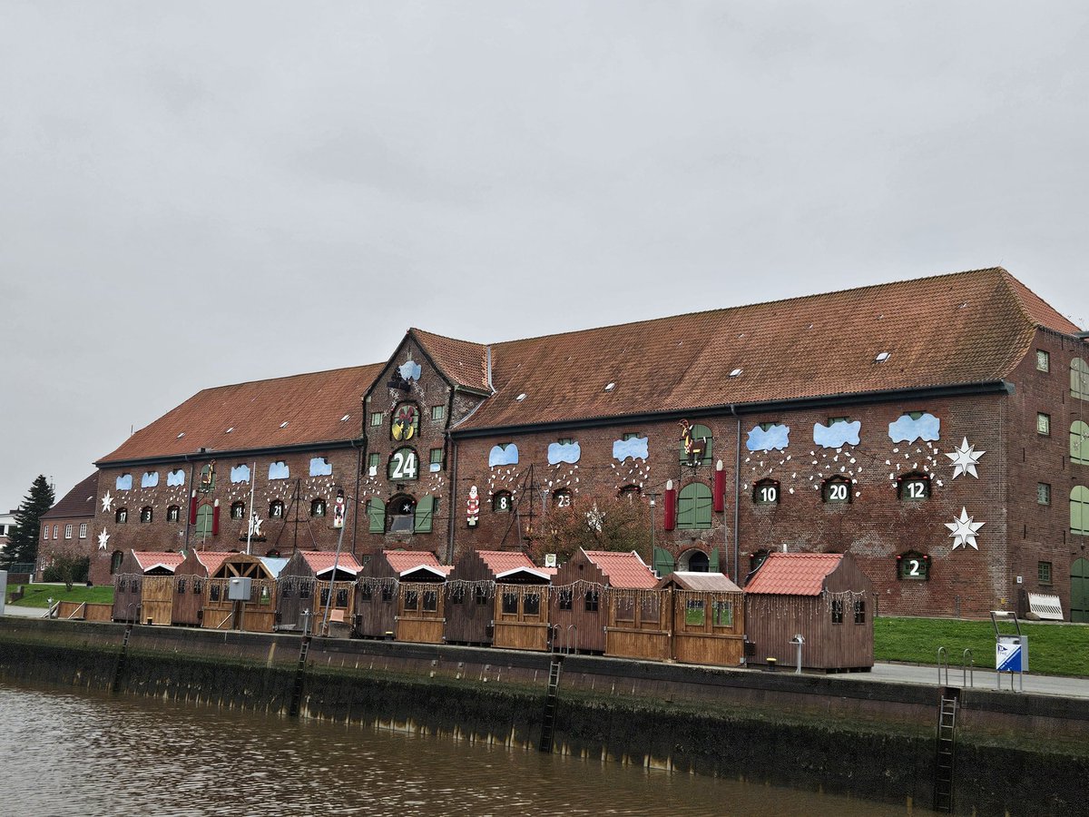 Das ist mal ein großer Adventskalender in Tönning!