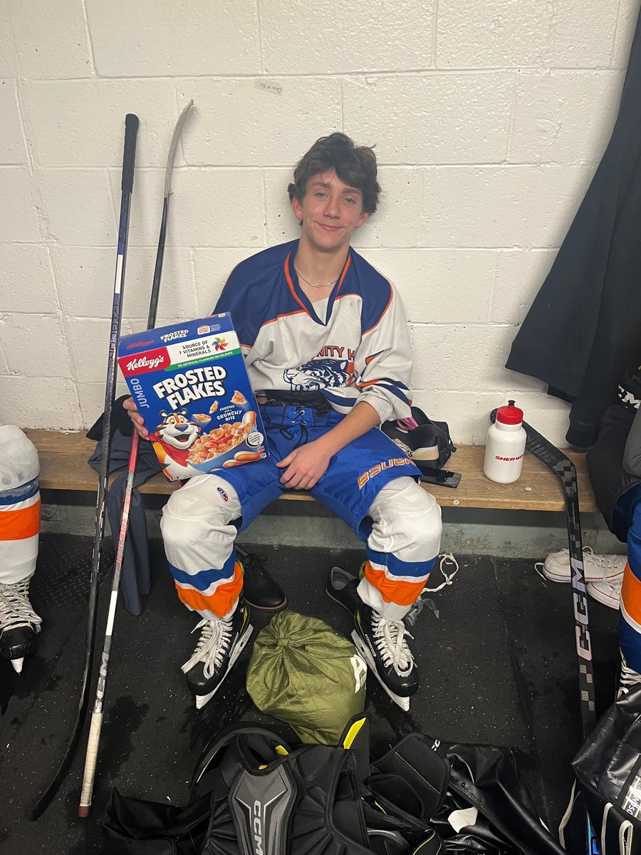 T2 Tigers played the Highlanders on satuarday evening and won 2-0. Player of the game was Drew Ackerman!