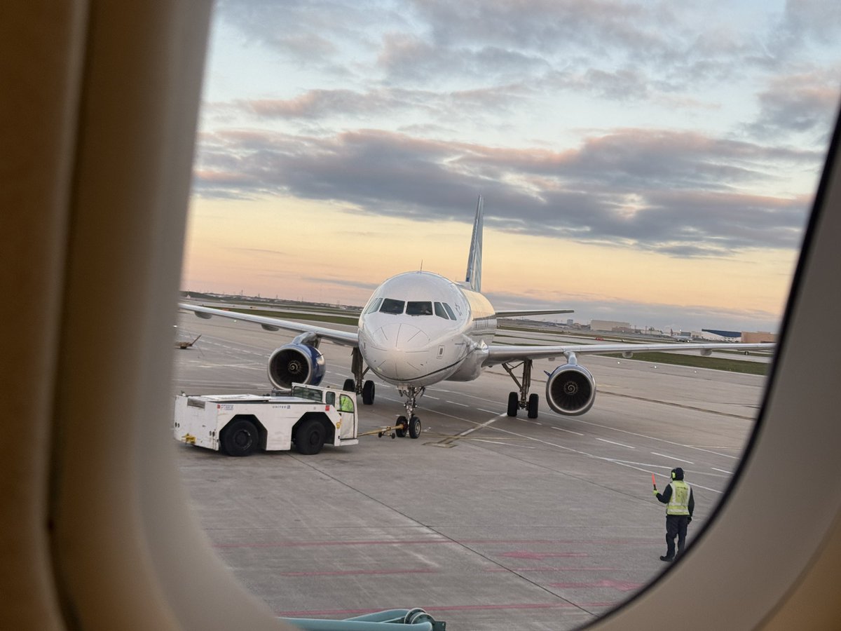 atwork's tweet image. En route, part 2 to #techcon365 #Dallas with @magrom #mvpbuzz