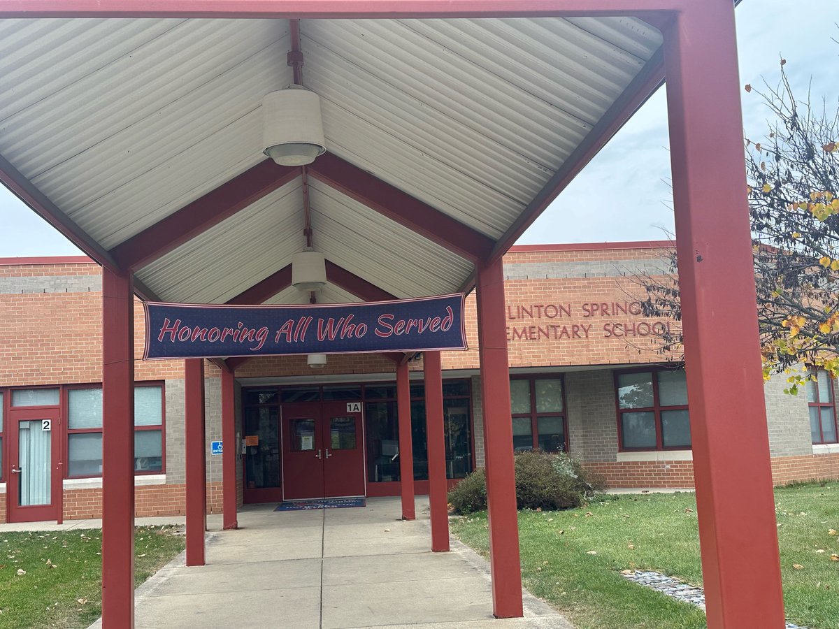 Today we honor all who served! Thank you to our LSE Veterans for your service and dedication to our country. #LSESuperStars #LeadingLinton #HappyVeteransDay <a href="/CCPSk12/">Carroll County PS</a>