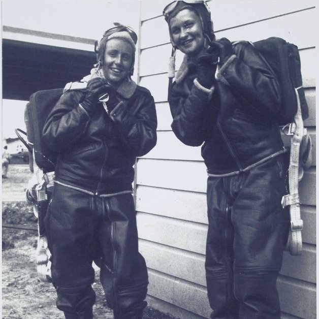 This Veterans Day, let's take a moment to remember the Women Airforce Service Pilots, or WASPs. They were the first American women trained to fly military aircraft, but were considered civil servants at the time, not military. 🧵