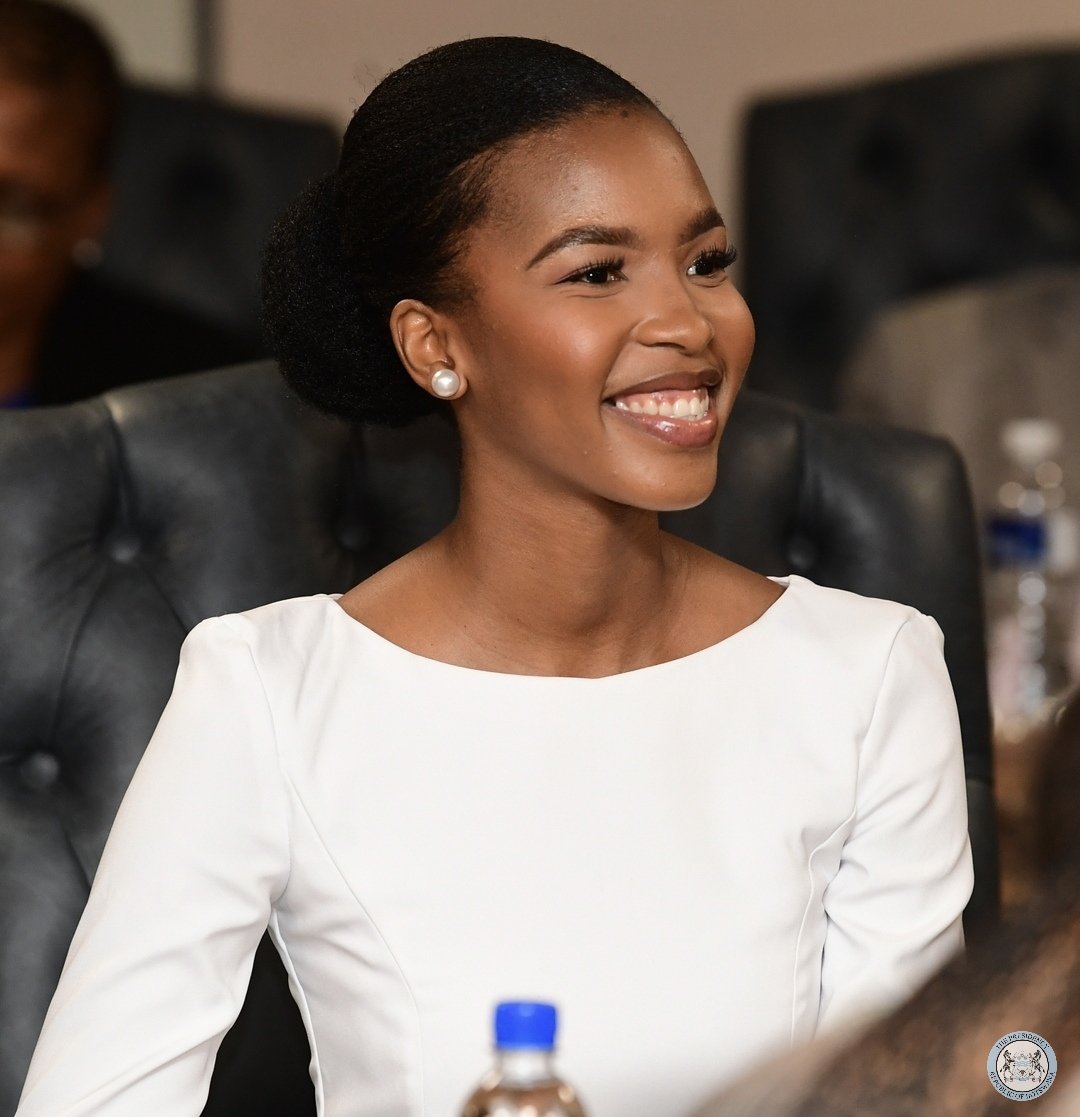 BWPresidency's tweet photo. 𝗠𝗶𝗻𝗶𝘀𝘁𝗲𝗿 𝗼𝗳 𝗬𝗼𝘂𝘁𝗵 &amp; 𝗚𝗲𝗻𝗱𝗲𝗿 𝗔𝗳𝗳𝗮𝗶𝗿𝘀: Ms. Lesego Chombo https://t.co/g9MmBD20Y3