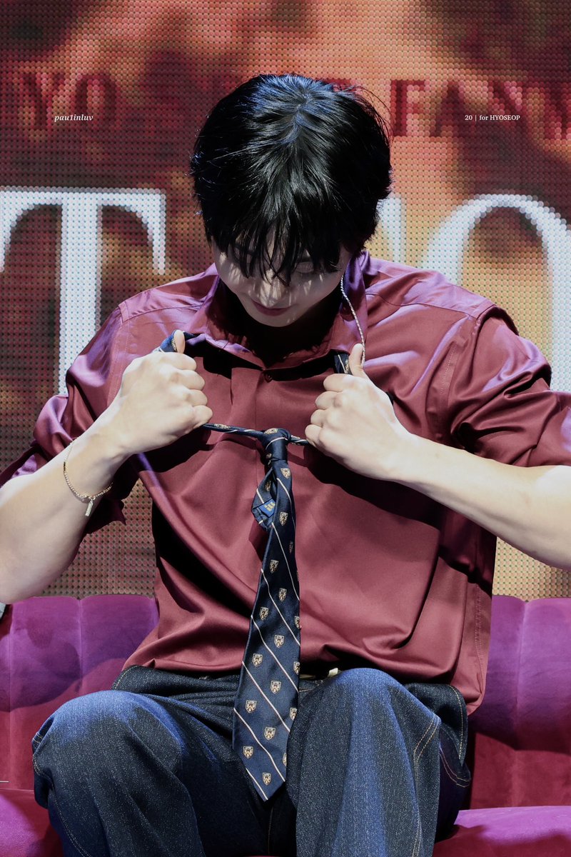 241109 I WANT TO SAY (  ) 
넥타이 뜯기(?) 
#안효섭 #AhnHyoSeop #安孝燮 #アン・ヒョソプ