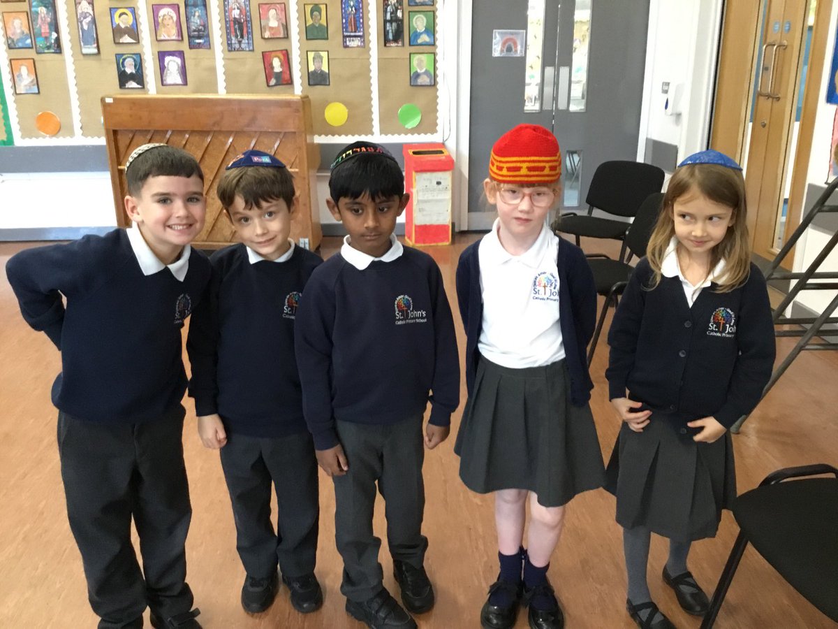 It’s Judaism Week in our Religion work this week. Year Two loved listening to our visitor Simon as we learned how people prepare for Shabbat, the Jewish Day of Rest. Thank you Simon, we learnt a lot! 🕍✡️🕎