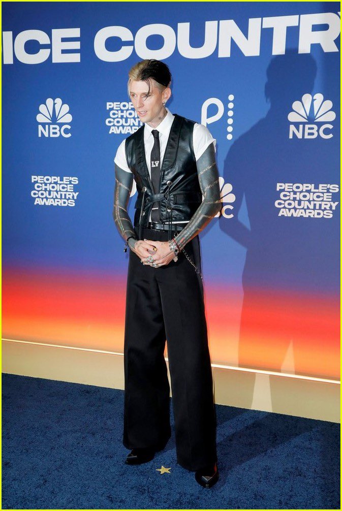 mgkarchived's tweet photo. MGK 

People’s Choice Country Awards

(2024)

#machinegunkelly #mgk https://t.co/FDqby3sa3b