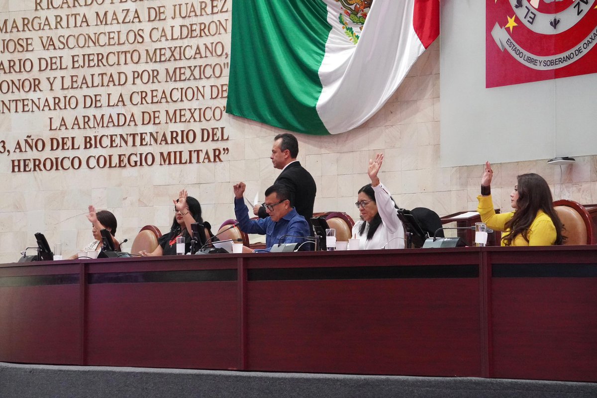 Hoy la última sesión de la #LXVlegislatura del <a href="/CongresoOaxaca_/">Poder Legislativo Oaxaca</a>  en sesión solemne develamos las letras en el recinto la “La Patria es Primero” un legado de esta legislatura. 

En sesión extraordinaria aprobamos la nueva Ley de Turismo para el estado de Oaxaca así como dos