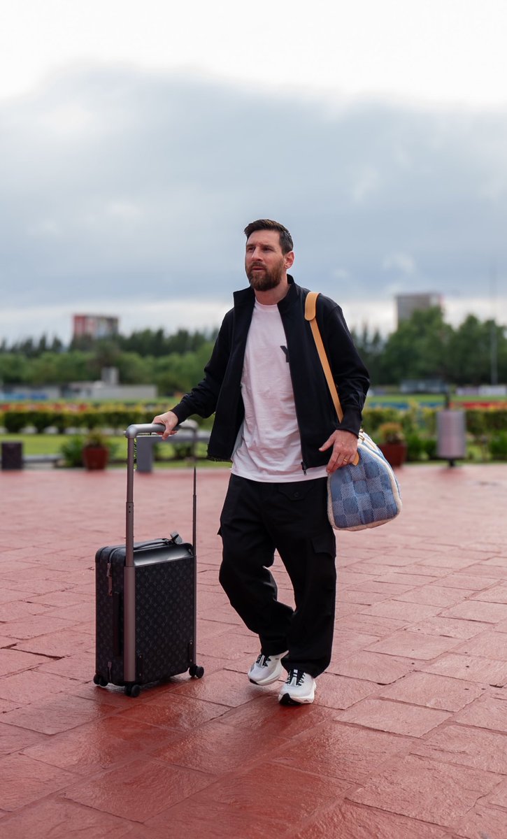 Leo Messi arriving at the Argentina National Team camp 😮‍💨🇦🇷