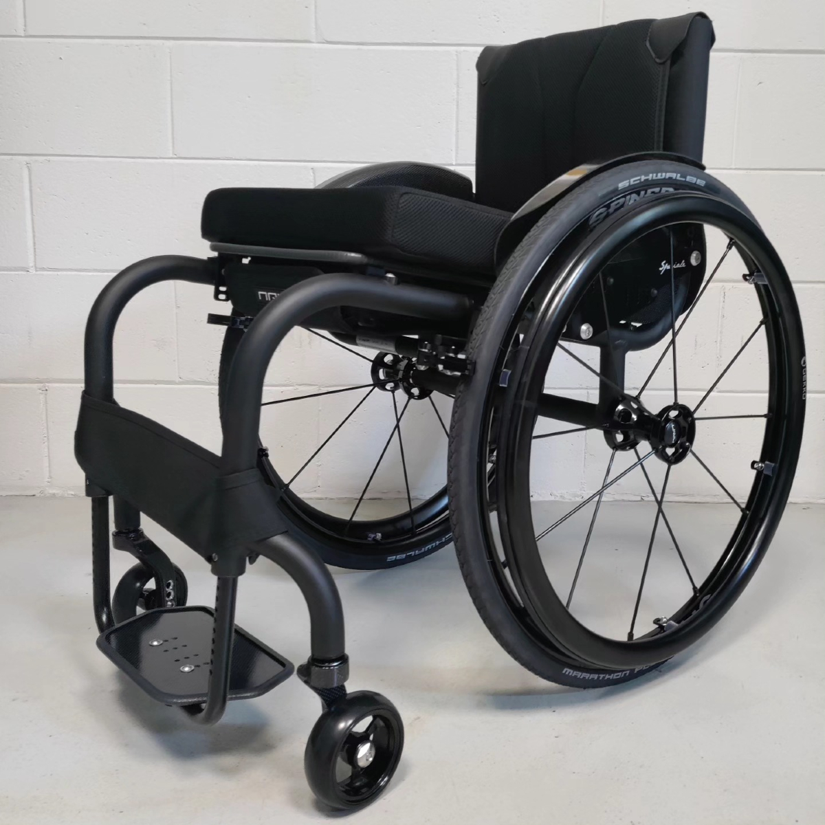 ¡Descubre SPECIALE! La silla de ruedas ultraligera que pesa solo 3.9 kg!
🌟 Diseñada para usuarios que buscan lo mejor en ligereza y confort,
💪 Un peso de solo 3.9 kg,
🛠️ Hecha a medida
✨ Fabricada en Italia