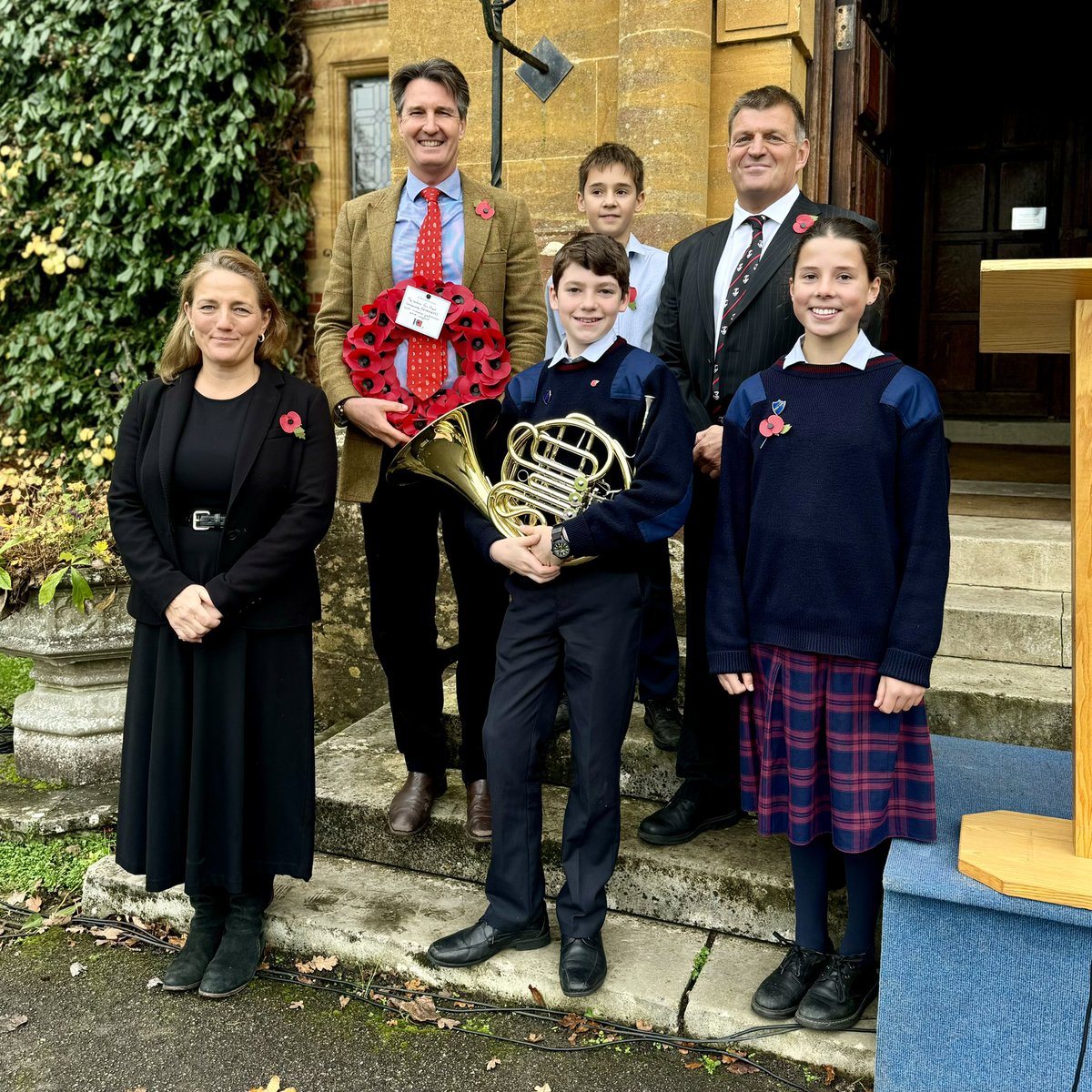 The whole school came together for a moving Remembrance Service this morning. The Headmaster spoke about the importance of being a ‘peacemaker’,  staff read poems, Orlaith and Hector led the prayers and Head Boy, Ethan, played the Last Post on the French horn. #RemembranceDay2024