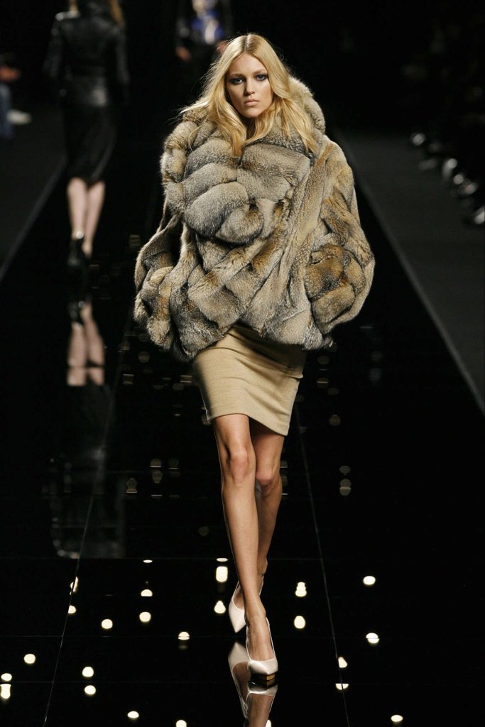 Yvesaintgirl's tweet photo. Emanuel Ungaro Fall 2007 https://t.co/cCbiBRO1HH
