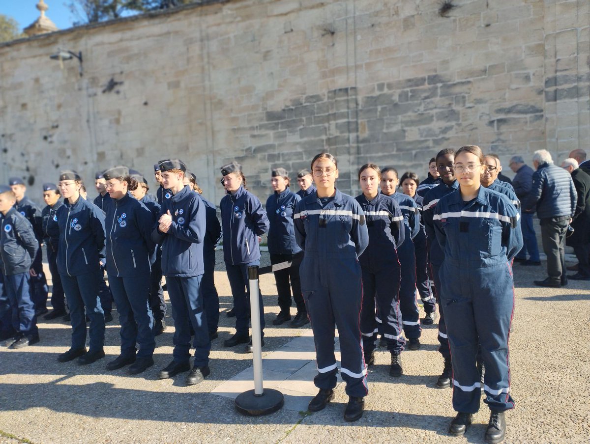 Merci aux élèves de la classe pompiers et à leur enseignante d'avoir été acteurs des #commemoration du #11Novembre2024 à #Avignon aujourd'hui <a href="/sdis84/">SDIS de Vaucluse-84</a> <a href="/ONM84168839/">ONM84</a> <a href="/AcAixMarseille/">Acad. Aix-Marseille</a> <a href="/dsden84/">DSDEN de Vaucluse</a> <a href="/brunomaccari/">PALMES ACADEMIQUES 84 "AMOPA de Vaucluse" - France</a> fiers de nos élèves !#rep± #devoirdememoire