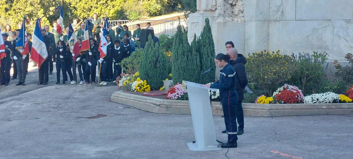PRoumanille's tweet photo. Merci aux élèves de la classe pompiers et à leur enseignante d'avoir été acteurs des #commemoration du #11Novembre2024 à #Avignon aujourd'hui @sdis84 @ONM84168839 @AcAixMarseille @dsden84 @brunomaccari fiers de nos élèves !#rep± #devoirdememoire https://t.co/P8thDfBOcW