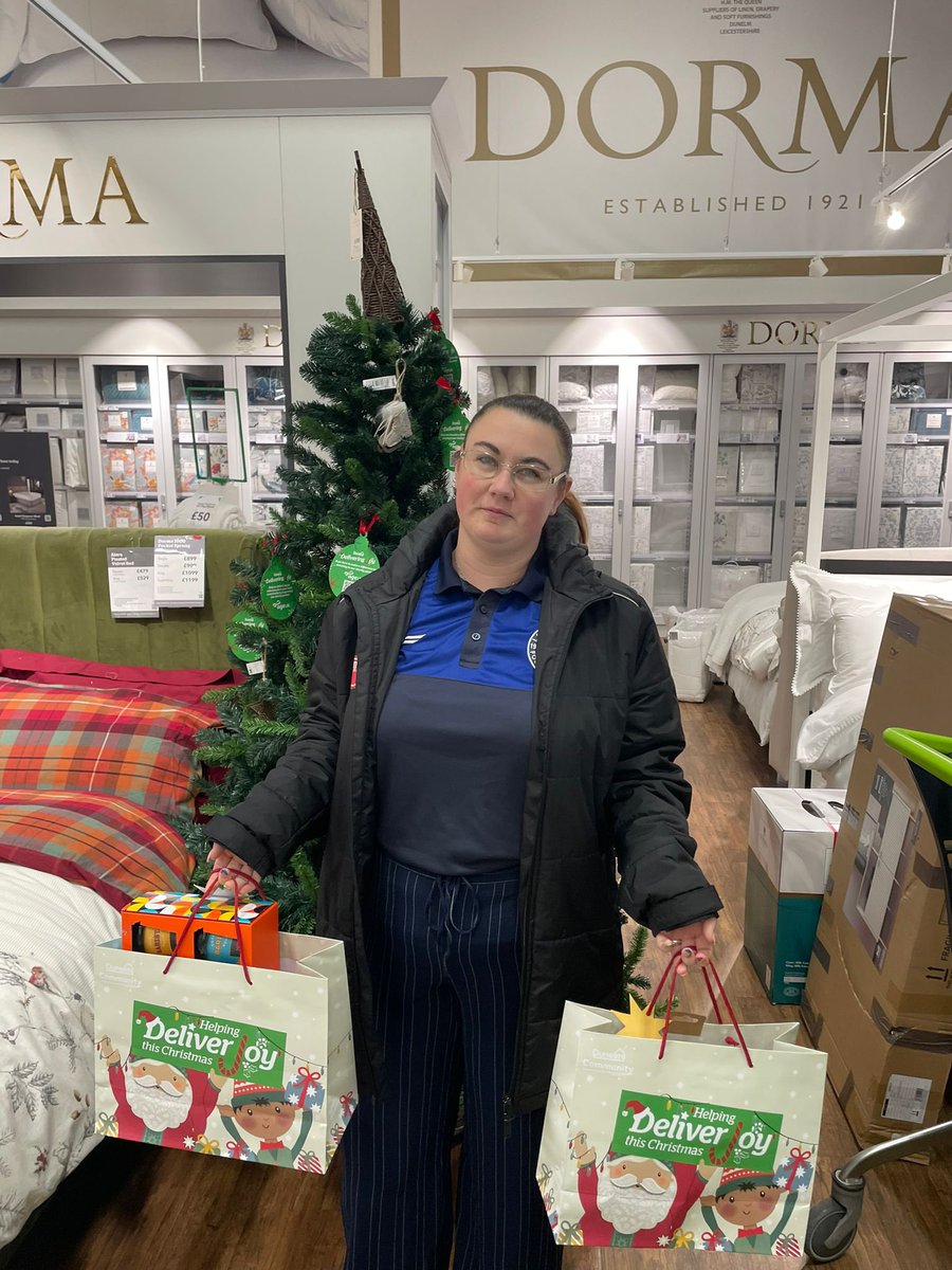 𝗟𝗮𝗻𝗰𝗮𝘀𝘁𝗲𝗿 𝗖𝗶𝘁𝘆 𝗽𝗹𝗮𝘆𝗲𝗿𝘀 𝗵𝗲𝗹𝗽 𝗗𝘂𝗻𝗹𝗲𝗺 𝗱𝗲𝗹𝗶𝘃𝗲𝗿 𝗷𝗼𝘆 𝗮𝘁 𝗖𝗵𝗿𝘀𝗶𝘁𝗺𝗮𝘀

The first team squad have donated gifts to Dunelm’s Lancaster store so they can deliver joy this Christmas.

A fantastic gesture 👏

#YourCity • #COYDB • #ADAW