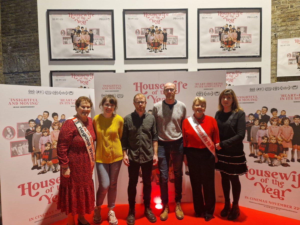 📸 From the red carpet at the <a href="/housewifedoc/">Housewife of the Year</a> preview in <a href="/IFI_Dub/">Irish Film Institute</a> co-hosted by <a href="/IFTA/">Irish Film & Television Academy (IFTA)</a> - director <a href="/CiaranCass/">Ciarán Cassidy</a> with filmmakers <a href="/LittleWingFilms/">Little Wing Films</a> and former housewife contestants.  

The film opens in Irish cinemas 22nd November.  

#irishfilm #irishdocumentary