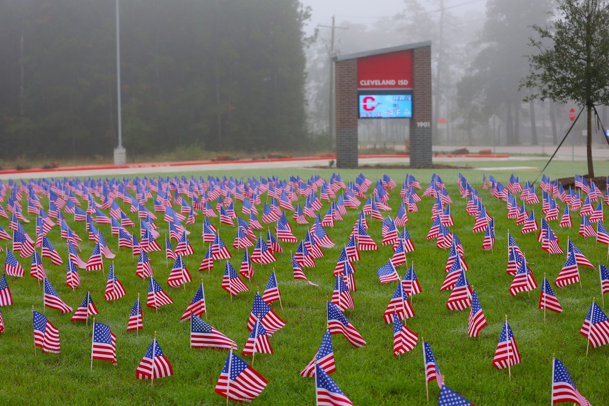 ClevelandISDTX's tweet photo. This Veterans Day, CISD proudly honors the brave men and women who have served our nation. Join us in gratitude as we present a #FieldOfFlags in tribute to our veterans. Each flag represents the courage, sacrifice, and unwavering commitment of those who have defended our freedom. https://t.co/hvGUEQWMQr