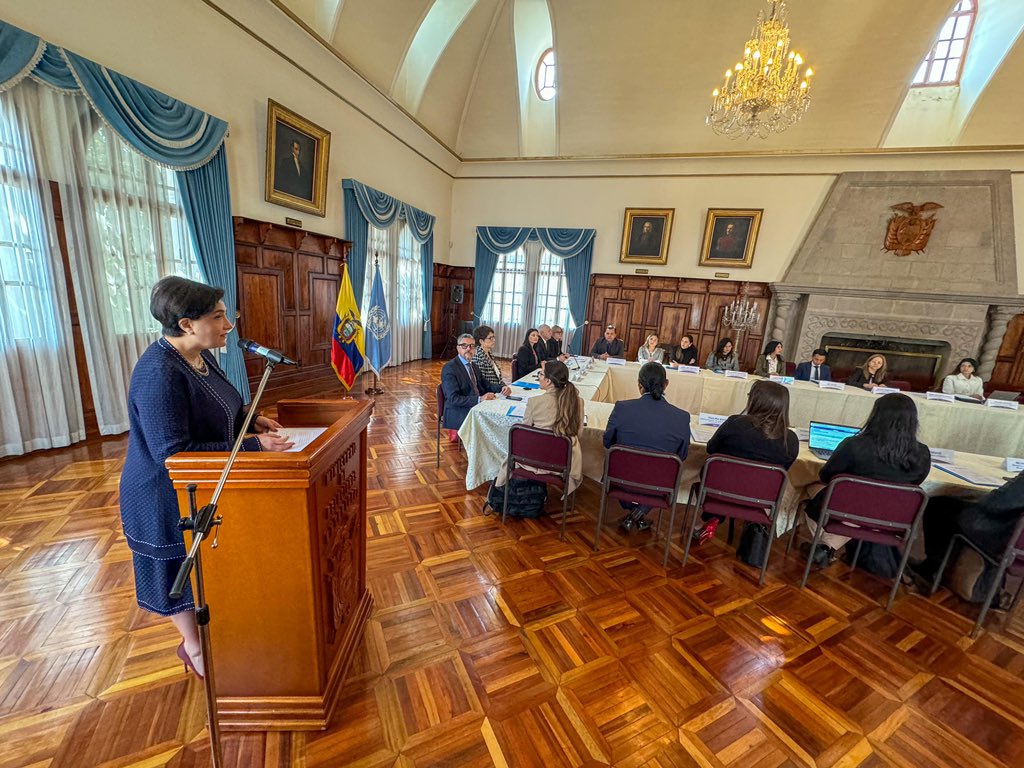 CancilleriaEc's tweet photo. Hoy realizamos el taller “Oportunidades para el Desarrollo Sostenible del Ecuador" a través de la gestión e implementación de proyectos con el apoyo de la Oficina de las Naciones Unidas de Servicios para Proyectos UNOPS. Esta iniciativa busca impulsar el crecimiento sostenible de nuestro país mediante estrategias de alto impacto, en colaboración con actores internacionales clave.
El compromiso con el futuro es hoy y el Ecuador está comprometido 🇪🇨🌎

#DesarrolloSostenible #EcuadorAvanza #UNOPS