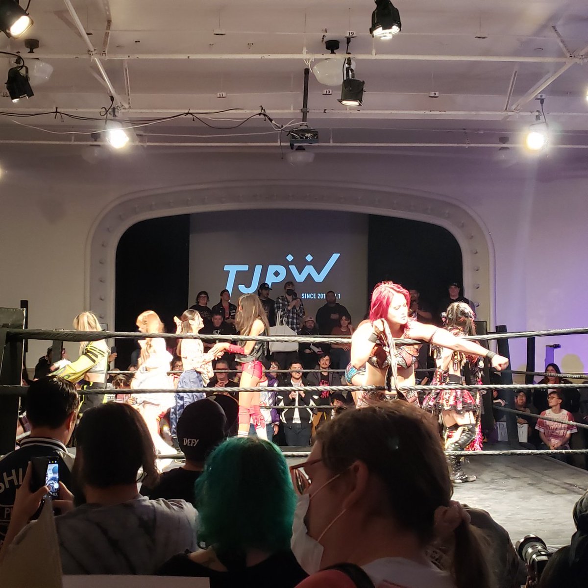 Saw wrestling on Saturday
Didn't take any good pictures,  was too busy having fun.