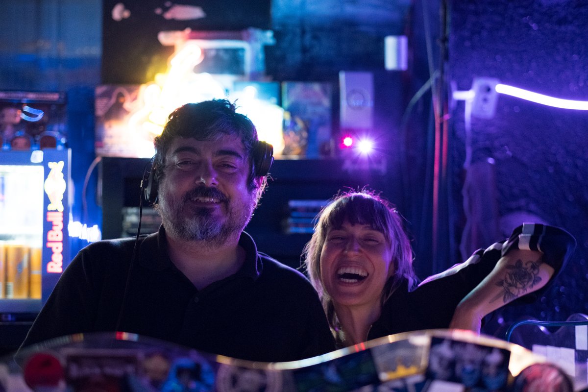Con todo o que tiñamos que celebrar, xuntamos no <a href="/OceanRockBar/">Ocean Rock Bar</a> a <a href="/tigresleones/">tigresleones</a> sobre as táboas e a <a href="/elxabi/">Xabi Blanco</a> e <a href="/nuscuevas/">Nus Cuevas</a> aos pratos, pechando estos días felices como mereciamos 🪩✨