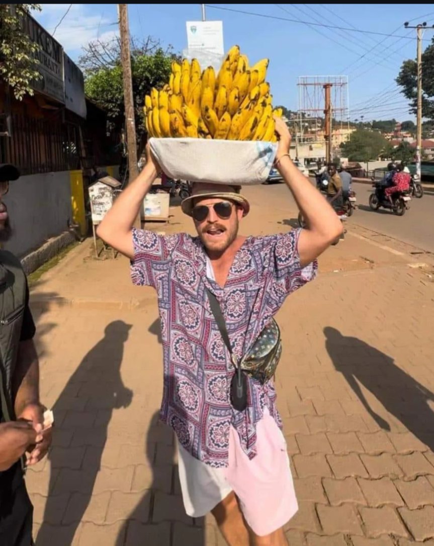 UwaseYves3's tweet photo. Agriculture of today!! This is how amazing and enjoyable it's #farmForLife #feedingtheCommunity https://t.co/4s6LFXh5g3