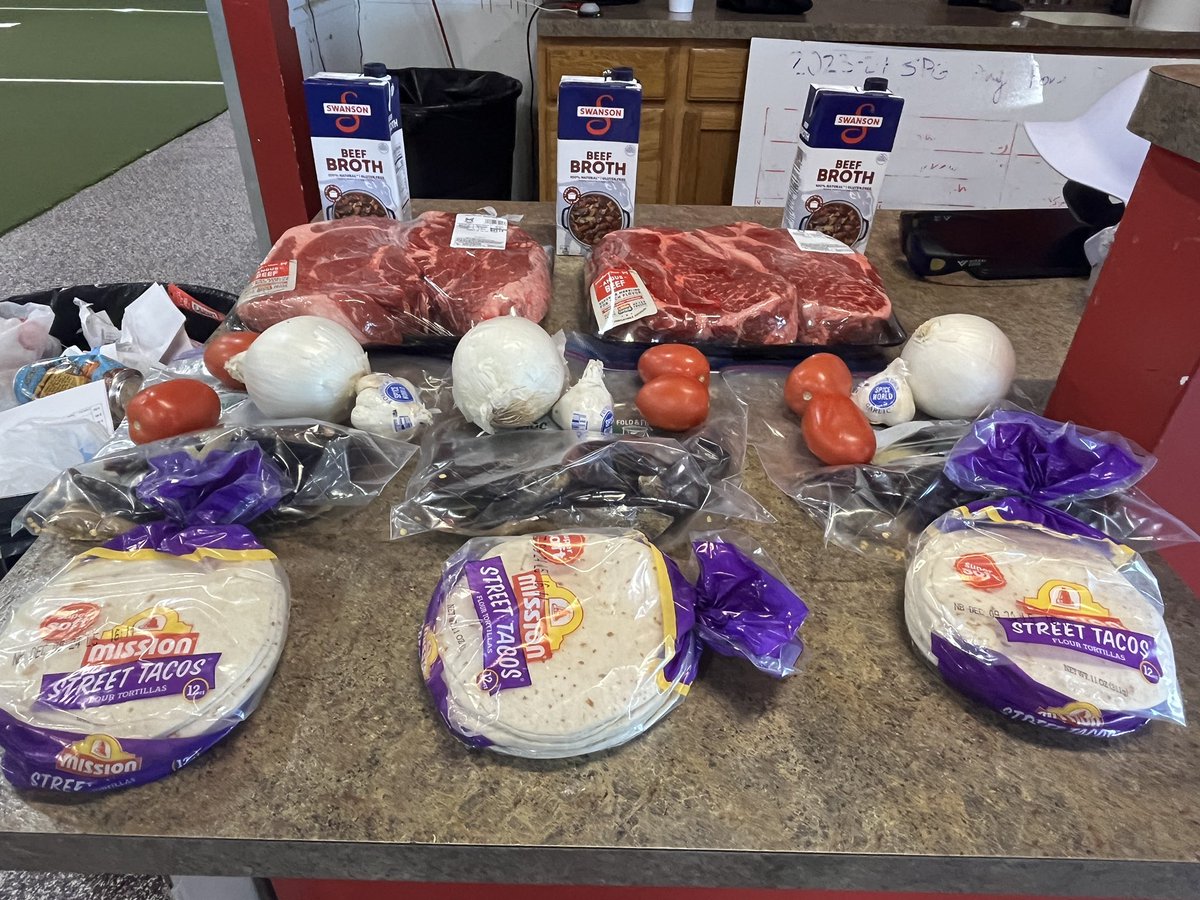 MPGbaseball's tweet photo. 👨🍳Meal Prep # 5👨🍳
🍽️ Birria Tacos🍽️
#PostGradBaseball #MPGBaseball #PostGard #GapYear #LifeSkills https://t.co/MNEedCZTzV