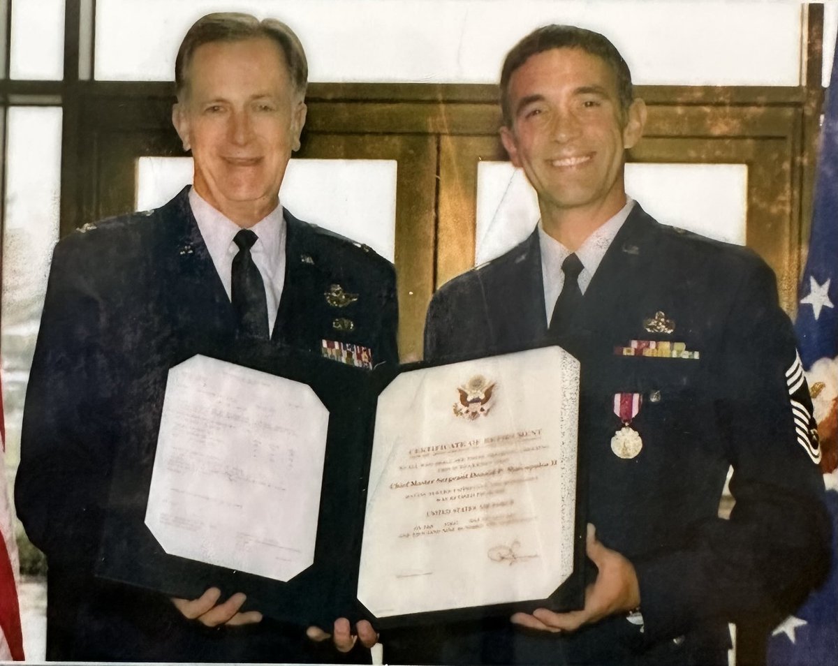 DonMarcopulos's tweet image. Happy Me retired after 30 years. 1998.