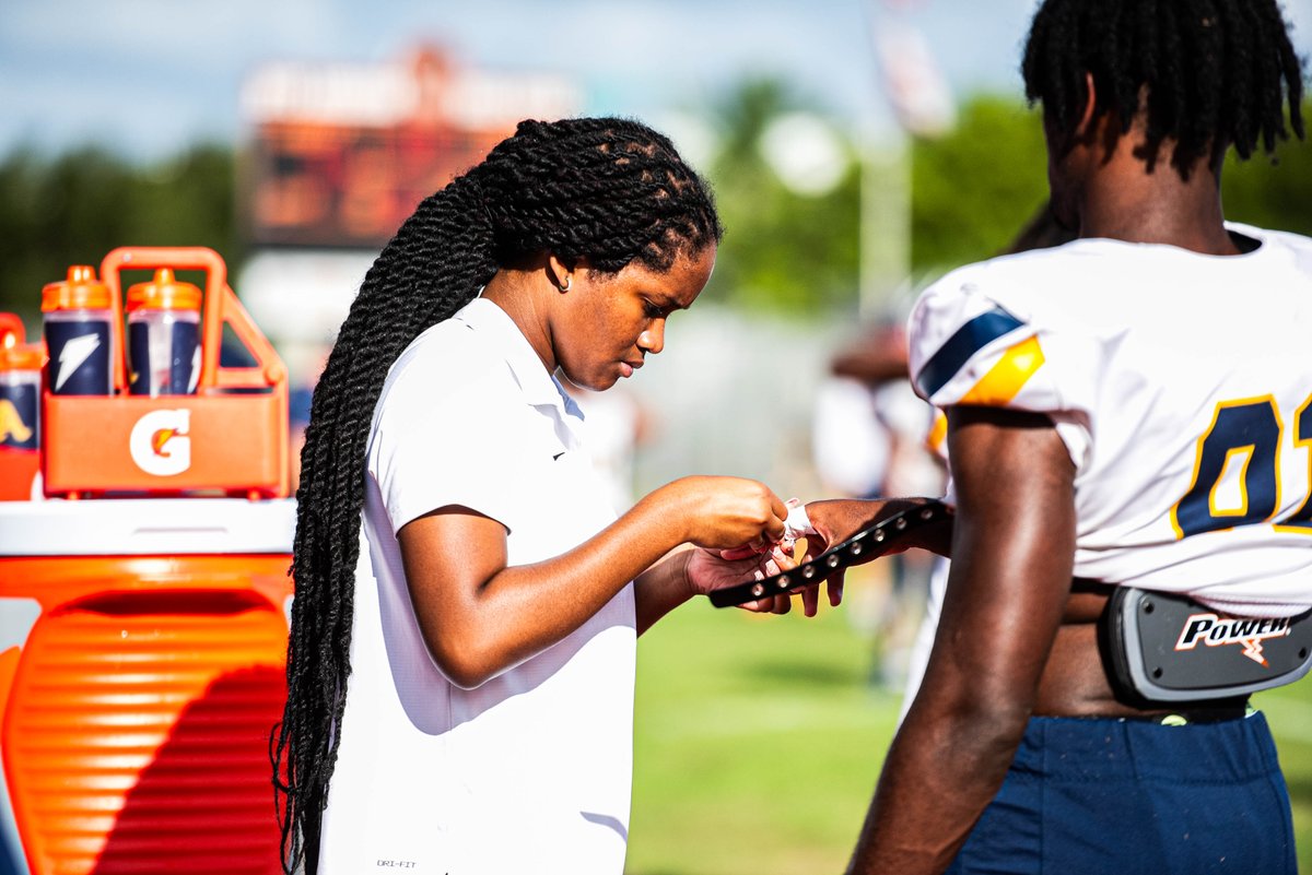 St. Thomas Aquinas tweet media