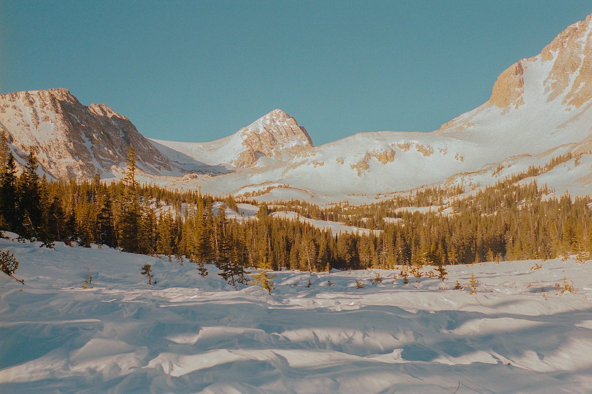 thedancam14's tweet photo. Snow on the hills https://t.co/SvQqvjADfg