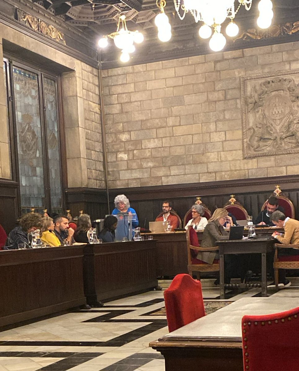 ValentesiAcompanyades tweet media