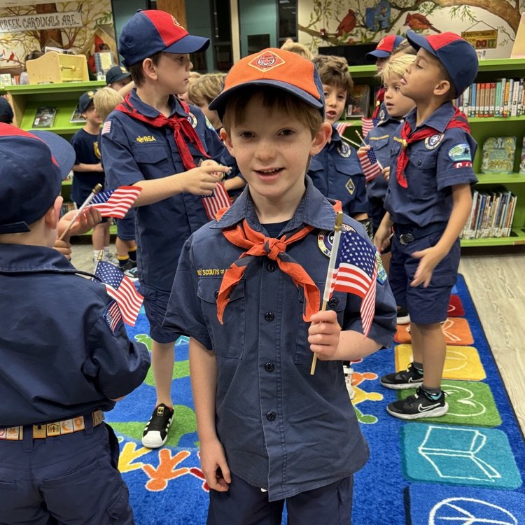 HumbleISD_FE's tweet photo. Kindergarten students enjoyed their Veterans Day parade at Willow Creek Elementary. https://t.co/U3RSBbX5tg
