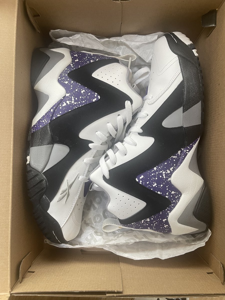 DblocDunks's tweet image. How is this a near 10 year old shoe?

Packer x Reebok Kamikaze Token 38
Preowned Excellent Condition
Size 11
$249 Shipped

RP&apos;s Appreciated
DM TO PURCHASE