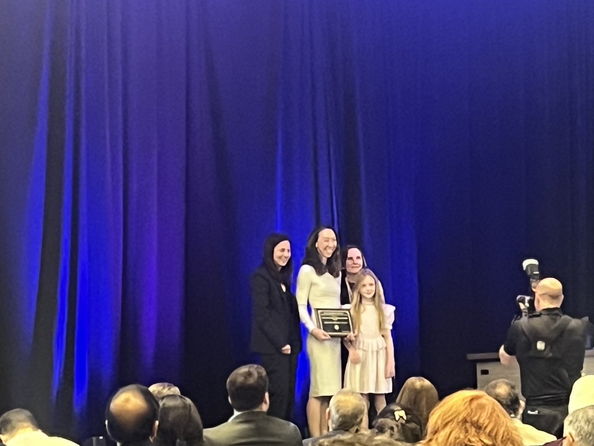 Stanford Pediatric Gastroenterology (@stanfordpedsgi) on Twitter photo Congratulations to Dr. Noelle Ebel of Stanford for receiving at NASPGHAN 2024 the Early to Mid-Career Leadership Award from theĀ American Academy of Pediatrics (AAP) Section of Gastroenterology, Hepatology, and Nutrition. #PedsGI #NASPGHAN2024 <a href="/StanfordPeds/">Stanford Pediatrics</a> <a href="/StanfordChild/">Stanford Children's</a> Congratulations to Dr. Noelle Ebel of Stanford for receiving at NASPGHAN 2024 the Early to Mid-Career Leadership Award from theĀ American Academy of Pediatrics (AAP) Section of Gastroenterology, Hepatology, and Nutrition. #PedsGI #NASPGHAN2024 <a href="/StanfordPeds/">Stanford Pediatrics</a> <a href="/StanfordChild/">Stanford Children's</a>
