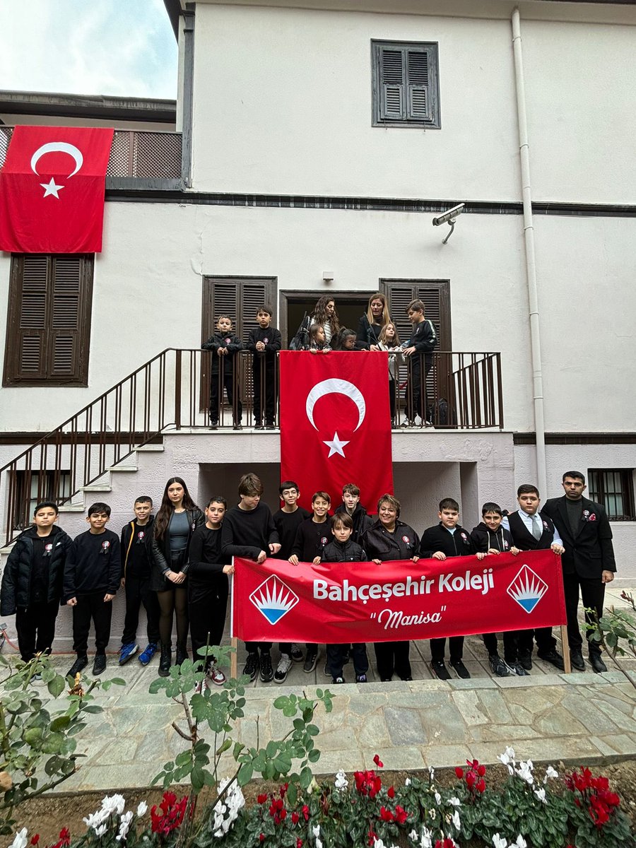 Ulu Önder Mustafa Kemal Atatürk’ün okuduğu Manastır Askeri idadisini ziyaret ettik🇹🇷

@dagozlem 
<a href="/fatlihann/">Fırat atlıhan</a> 
<a href="/ozgeeasln/">Özge ASLAN</a> 
<a href="/Savas_BOYAR/">Savaş BOYAR</a> 
<a href="/barisszgn/">Barış SEZGİN</a> 
<a href="/nurdanzorer/">Nurdan Gundogdu</a>