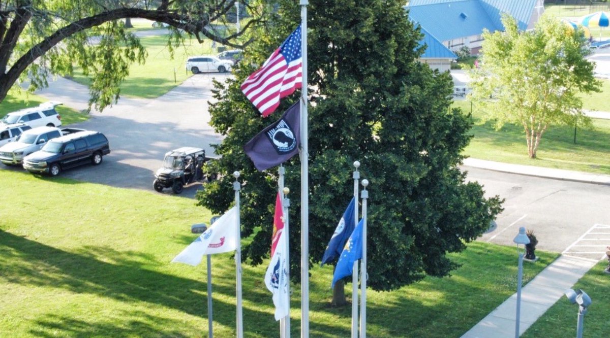 StateHealthIN's tweet image. This Veterans Day we would like to take a moment to honor and thank those who have served. 🇺🇸
Your bravery and sacrifice have shaped our nation, and your stories inspire us every day. Thank you all for your unwavering dedication. #VeteransDay