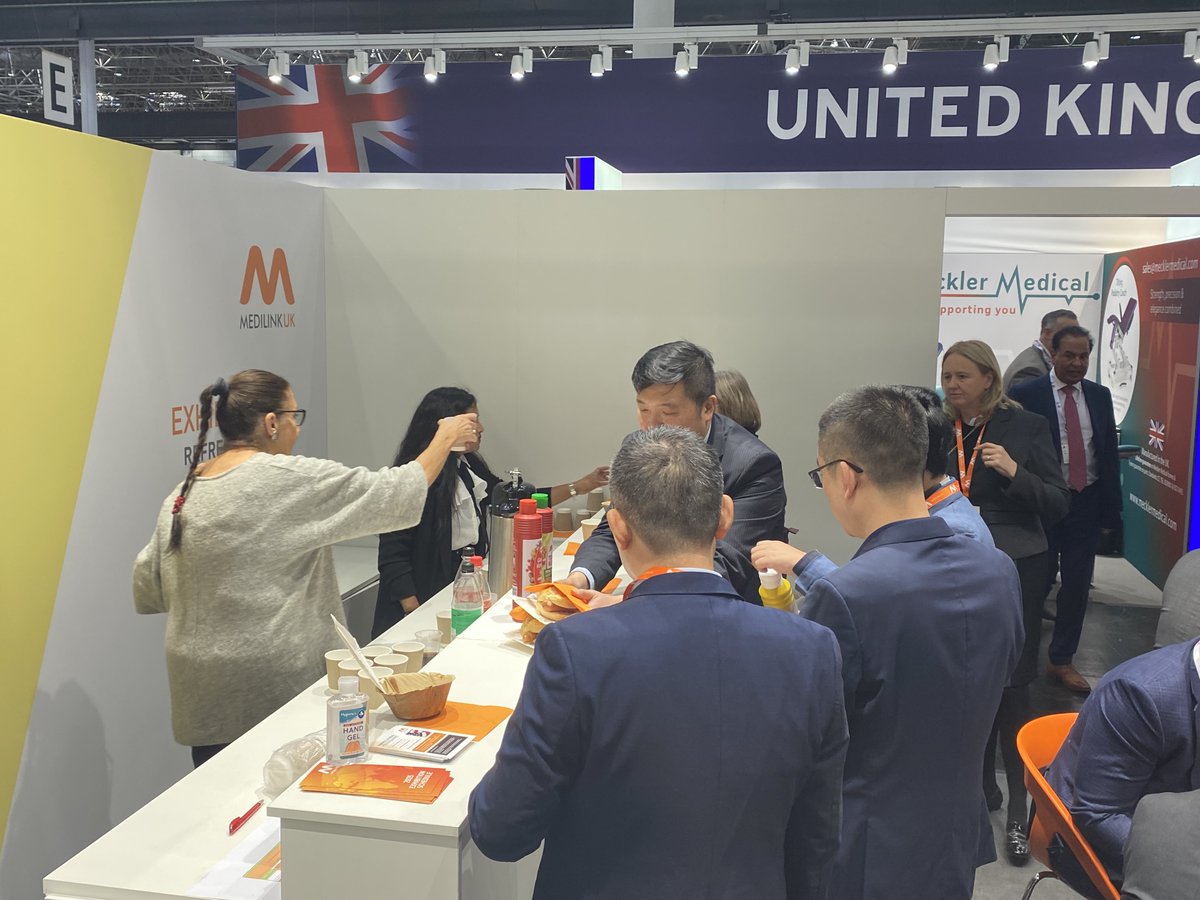 ☕ One of the big benefits of exhibiting on the Medilink UK Pavilion is:

🌭 Free drinks and lunches during MEDICA!

🍅 Today was Tomato Soup &amp; Sausage Baps, which proved very popular!