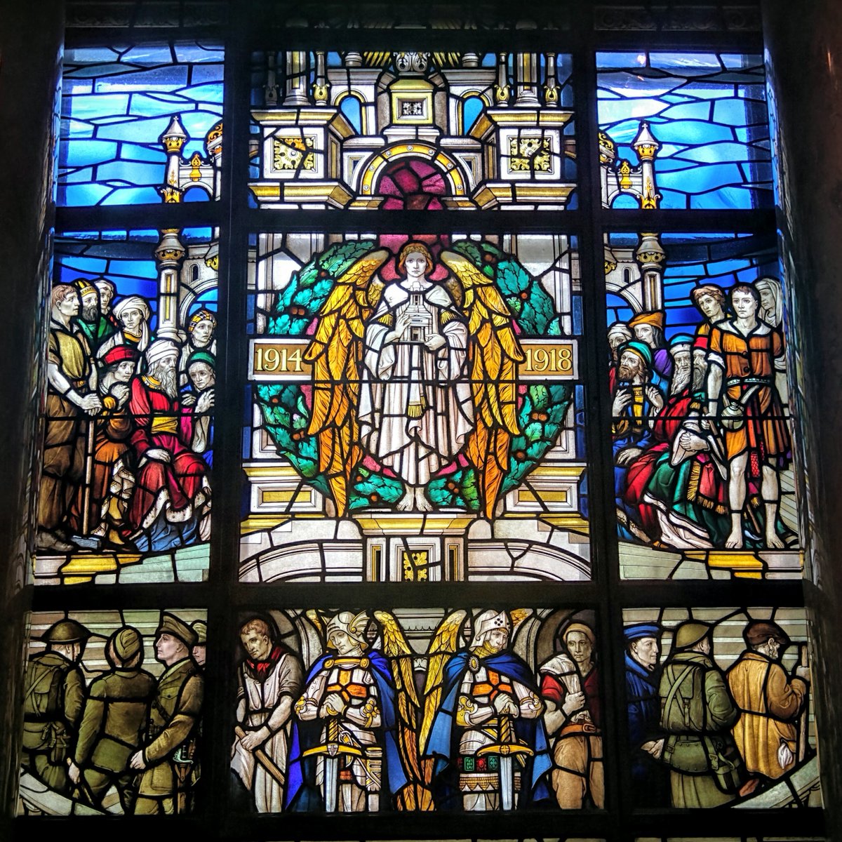 Lest we forget 🌹

#Freemasons