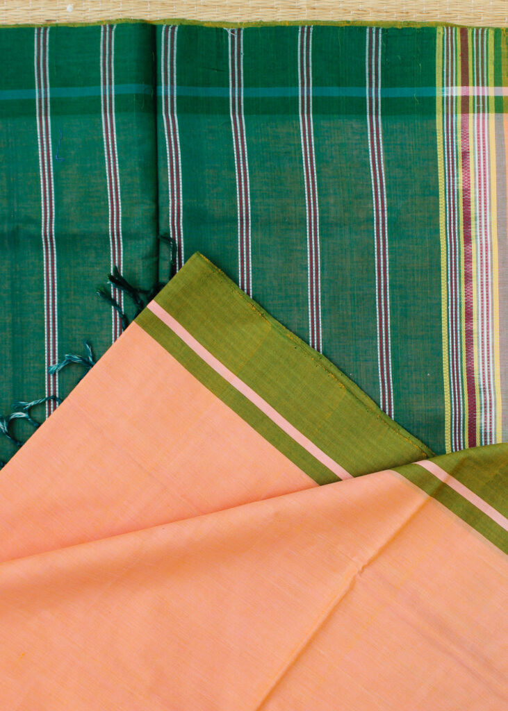 hippierutu's tweet photo. https://t.co/iWEQWhRvX5
Gorgeous Peachy Udupi Handloom cotton Saree 
Available on Website.
Pic for reference in Blue Saree https://t.co/HDFJOJgDZm