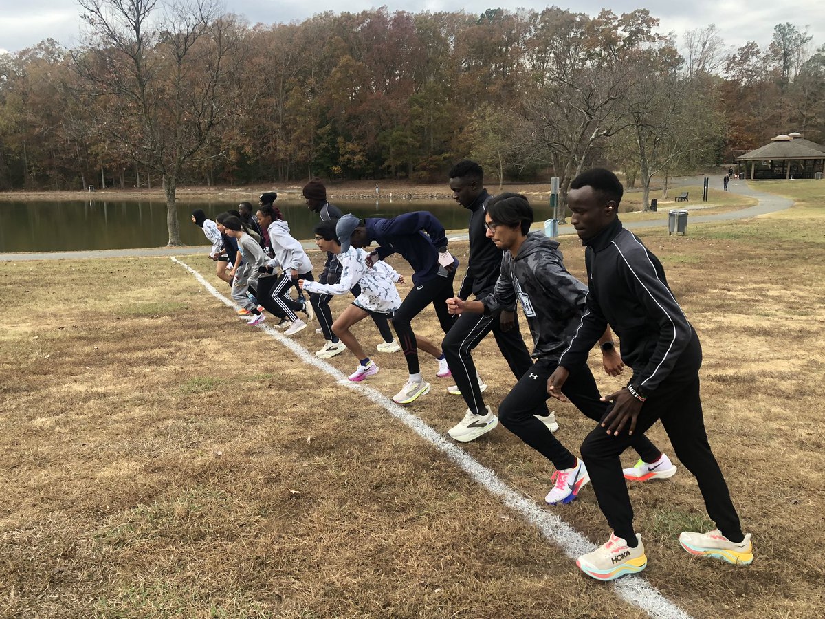 EPCCNews's tweet photo. It’s training day! EPCC Men’s &amp; Women’s Cross Country teams checking out tomorrow’s @NJCAA Half Marathon National Championship course in Richmond! Women run at 9am ET &amp; Men are at 9:15am ET! Keep it here for updates! #EPCCpride https://t.co/jrcdvrNqBI