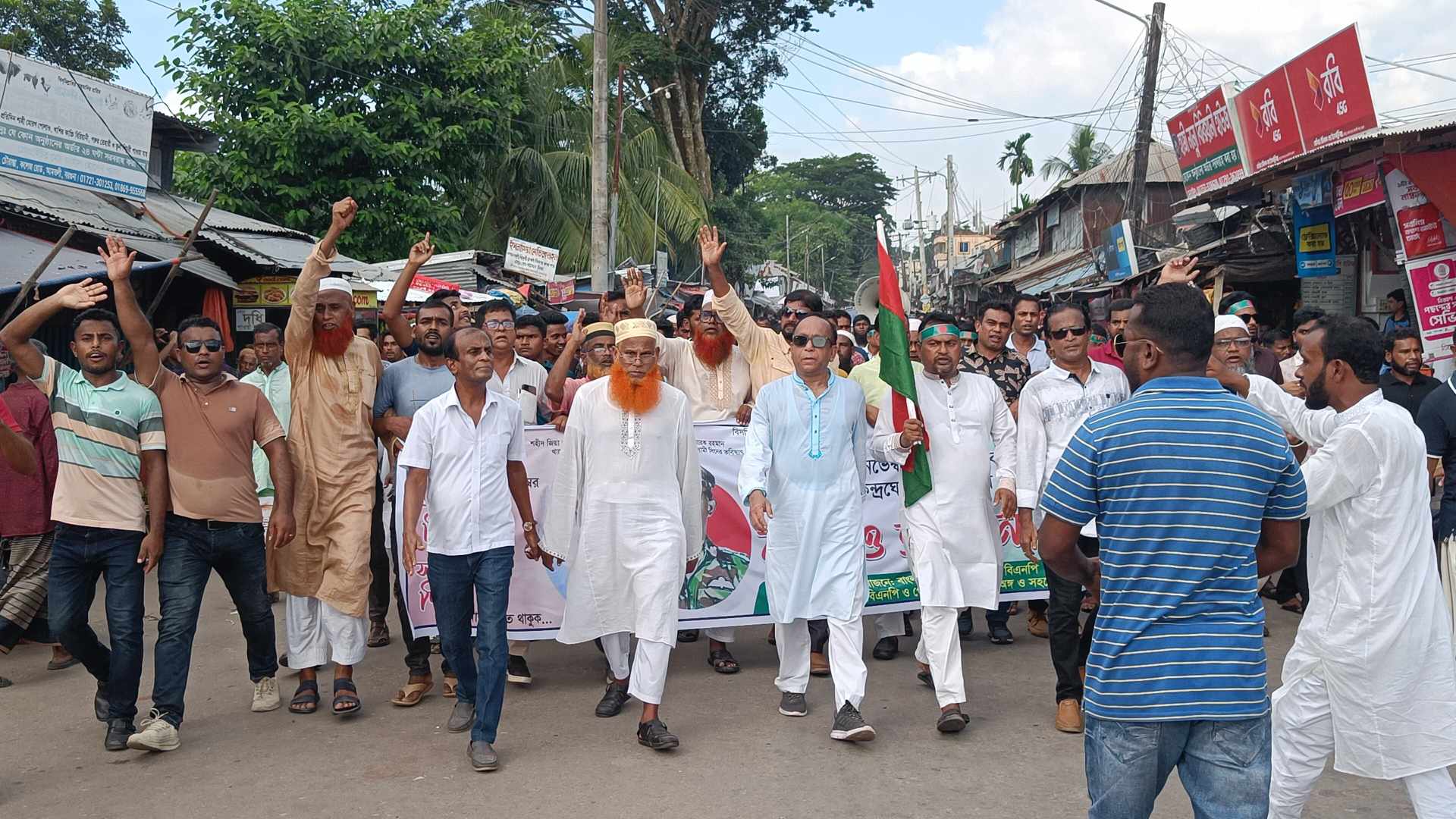 আমতলীত জাতীয় বিপ্লব ও সংহতি দিবস উৎযাপন।