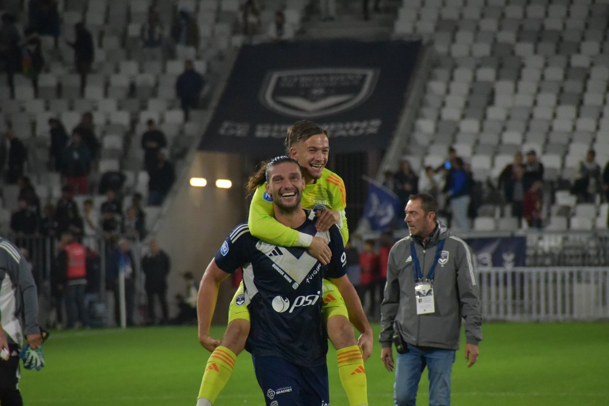 À mon équipe,
Un grand bravo et un immense merci !
Ensemble on est plus qu’une équipe, une vraie FAMILLE 

Et à la grande famille des supporters,
MERCI pour votre soutien inconditionnel et votre ferveur ! 

Allez Bordeaux !💙🤍