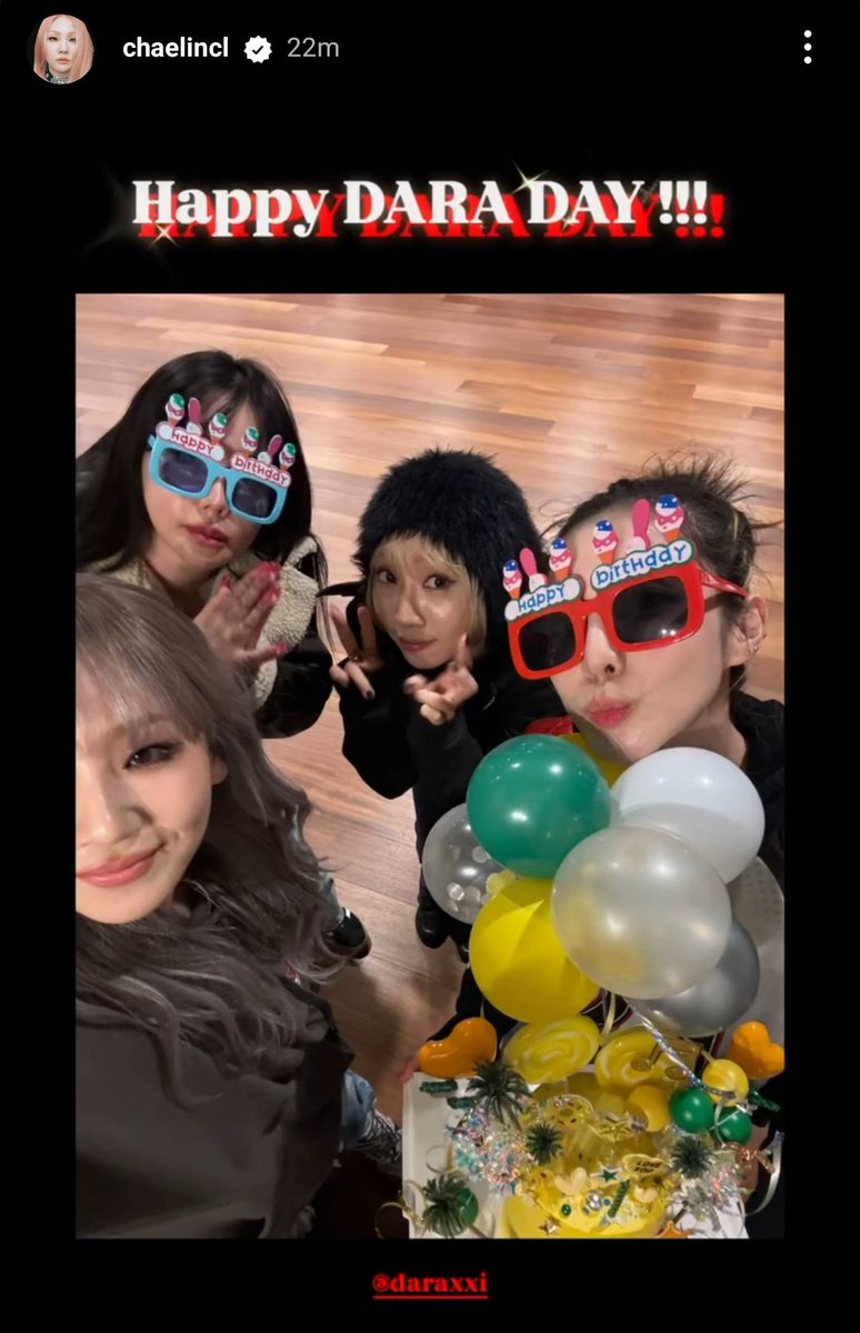 WeLoveDara's tweet photo. [chaelincl IG Stories]

2NE1's birthday salubong for the birthday girl!!!! 🧡🧡🧡🧡

NOVEMBER STAR DARA
#2NE1DARAday https://t.co/STEoIlTbHg