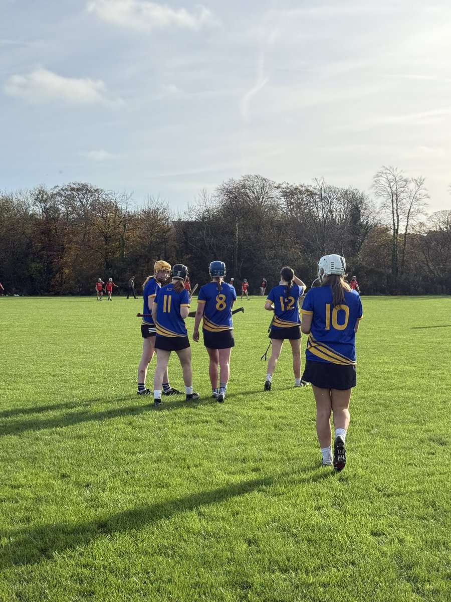 🔵Senior Camogie County Finalists🟡
Great win today against St Mary’s Midleton in the Senior B county semi final. Tough conditions underfoot and a physical Midleton side. Great and teamwork on display! <a href="/KinsaleComSch/">Kinsale Community School</a> <a href="/kcspe1996/">KCS PE & Sport</a>