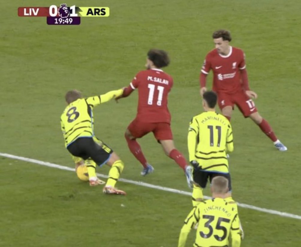 على طاري ديفيد كوت 

هذي من اكبر فضايحه والله