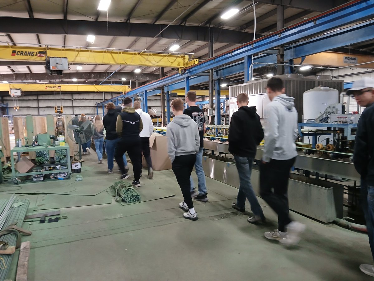 Tristarcc1's tweet photo. Thanks to Spring Creek Building Supply and Jigs Muhlenkamp for allowing our Jr. Engineering Technlology students to tour your facility and see different career paths available. It's great to expose students to many different career path opportunities. #CareerOpportunities https://t.co/w1128mLBjP