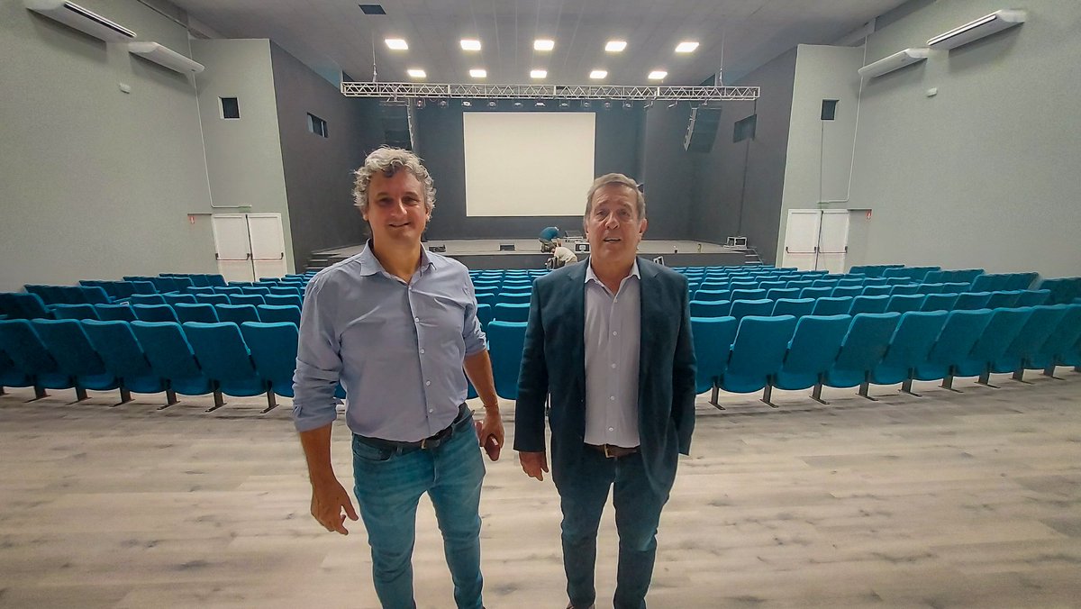 federacionmuni's tweet photo. VISITA DEL DELEGADO DE CTM
El Intendente Ricardo Bravo recibió este miércoles al Delegado Argentino ante CTM, Juan Carlos Chagas, con quien dialogó sobre proyectos relacionados con nuestra ciudad. También recorrieron el Auditórium local, para observar los avances de este proyecto https://t.co/XHEylFcjyx